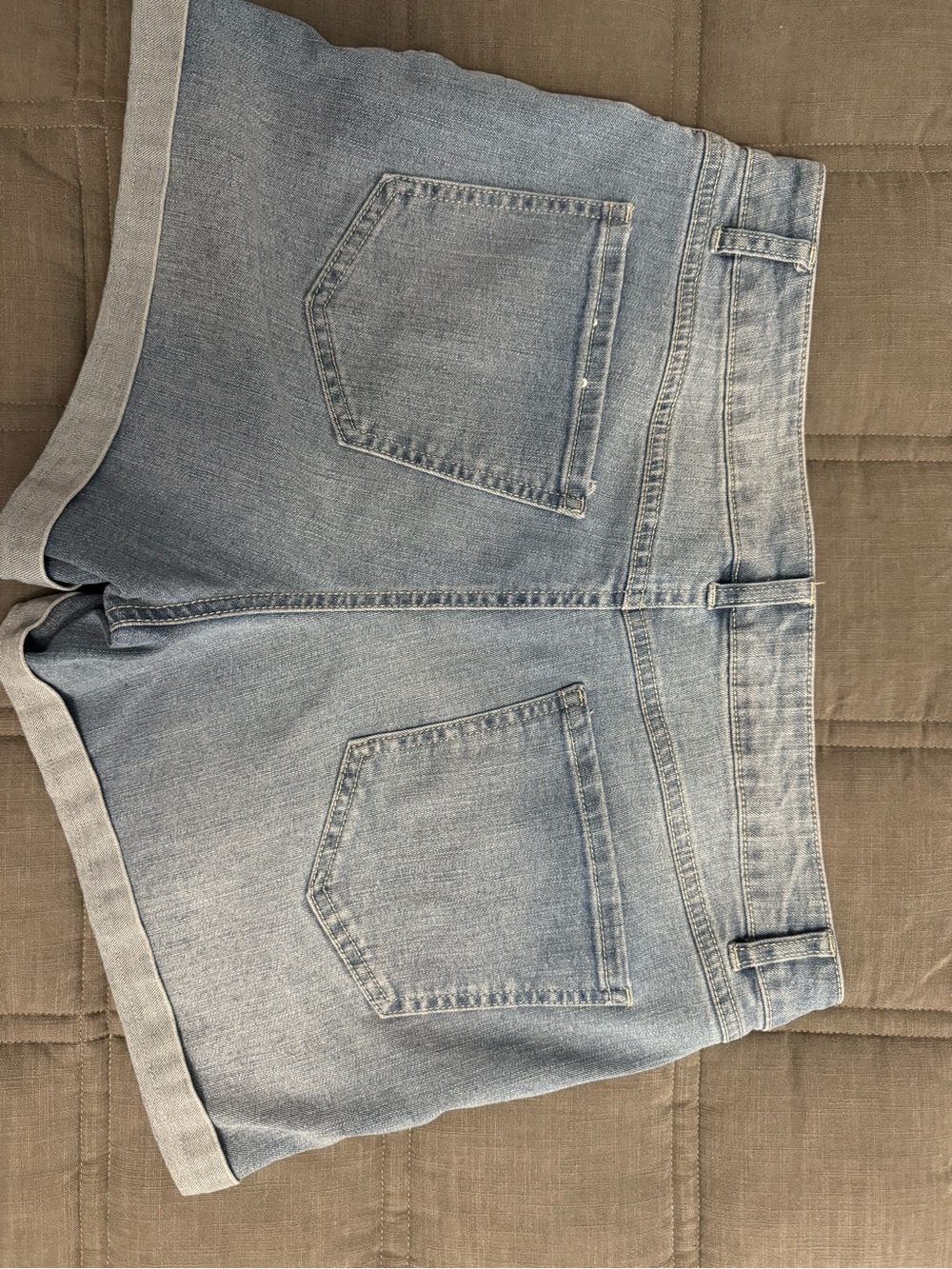 d. jeans Light Wash Denim Rolled Hem Shorts - Picture 2 of 4
